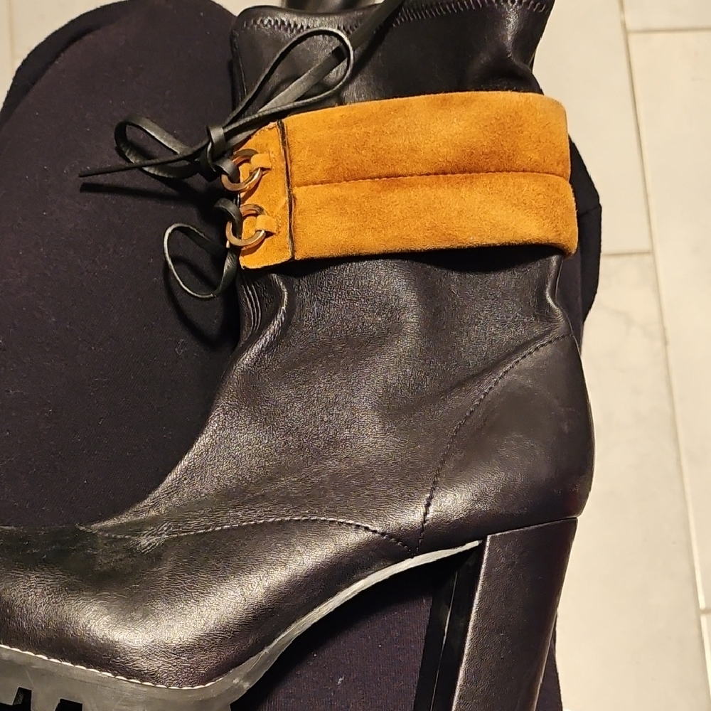 Stuart Weitzman Black and Tan Lace Up Boots with Chunky Heel